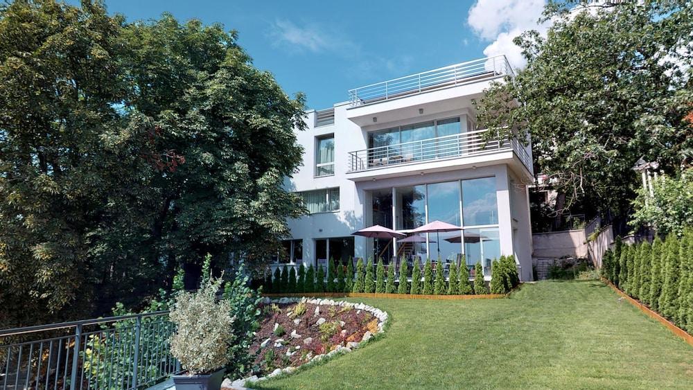 River View Apartments Hotel Bratislava Exterior foto