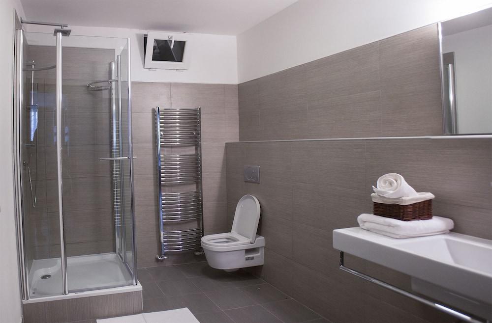River View Apartments Hotel Bratislava Exterior foto