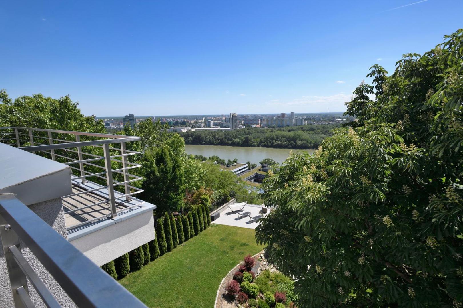 River View Apartments Hotel Bratislava Exterior foto